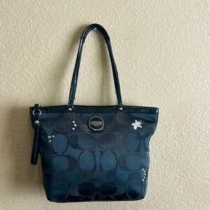 🖤💜Black Coach Tote with Purple Lining